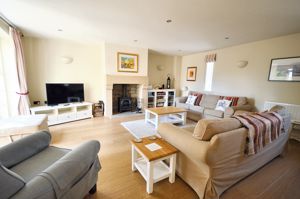 Lounge- click for photo gallery